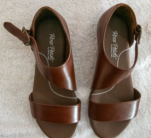 New In Box Rose Petals Brown Sandals 7.5M
