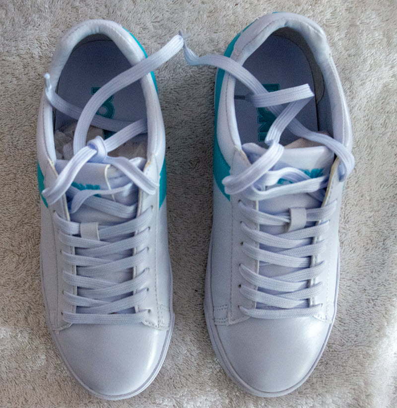  Poney NIB Tenny's White  7.5